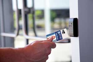 Пассивные RFID-карты для контроля доступа автотранспорта hands free