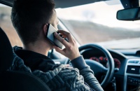 2,6 тыс. водителей в Москве получили штраф за использование телефона за рулем